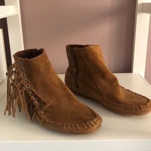 Minnetonka willow boot